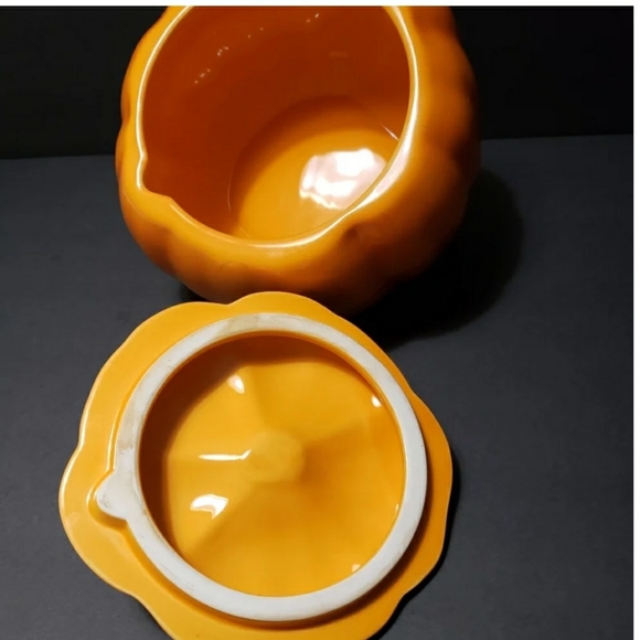 TELEFLORA GIFT Fall Pumpkin Cookie/Candy Jar With Lid - Picture 4 of 9